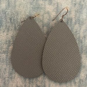 Nickel and Suede Grey Slate Teardrops M